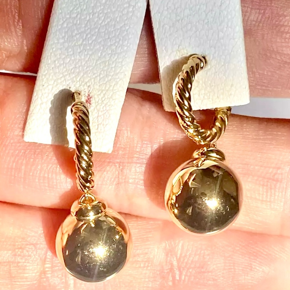 David Yurman 18k mint preowned condition Solari gold earrings.